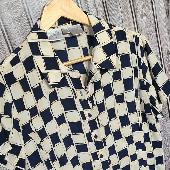 Jacqueline Ferrar Silk Button Down Blouse Petite 6 - Picture 1 of 1